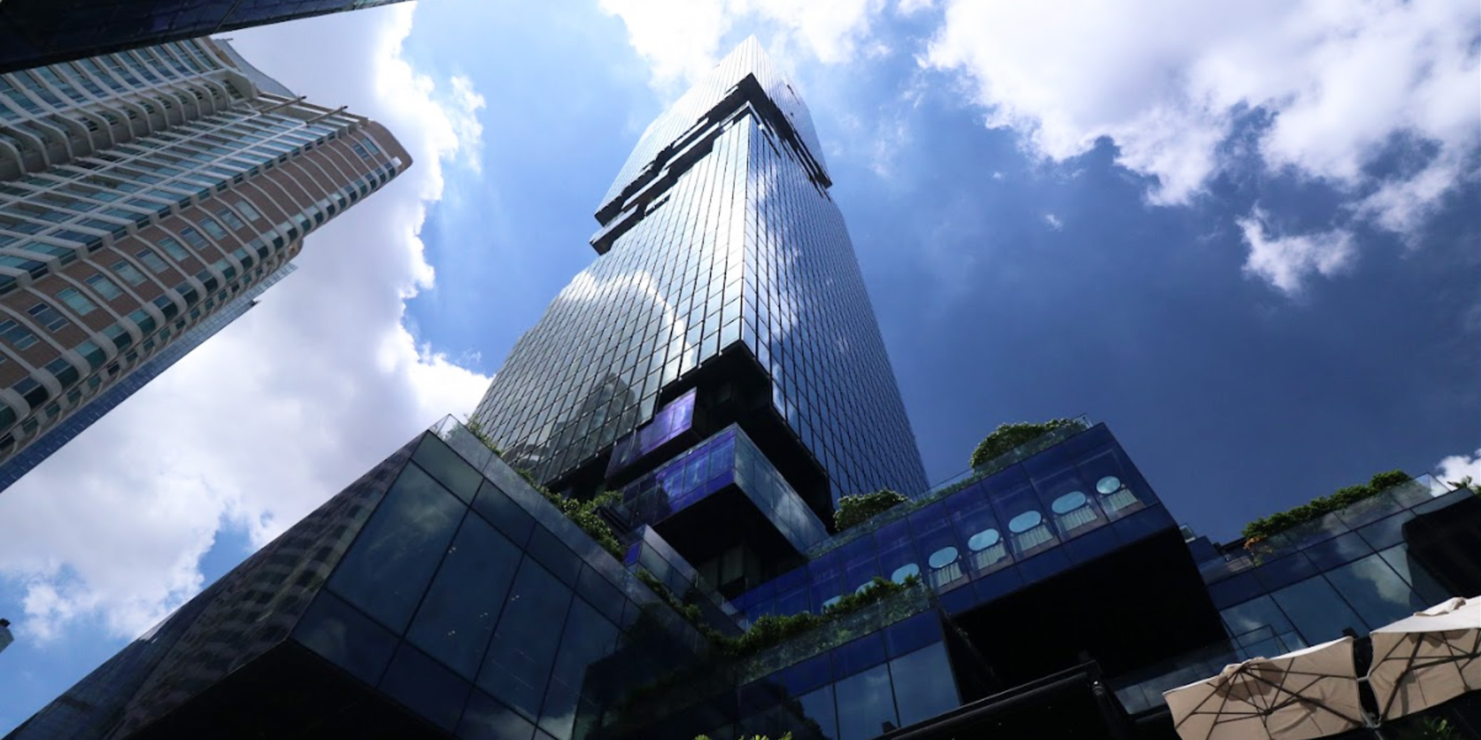 Old view,new perspective: Skywalk@King Power Mahanakhon